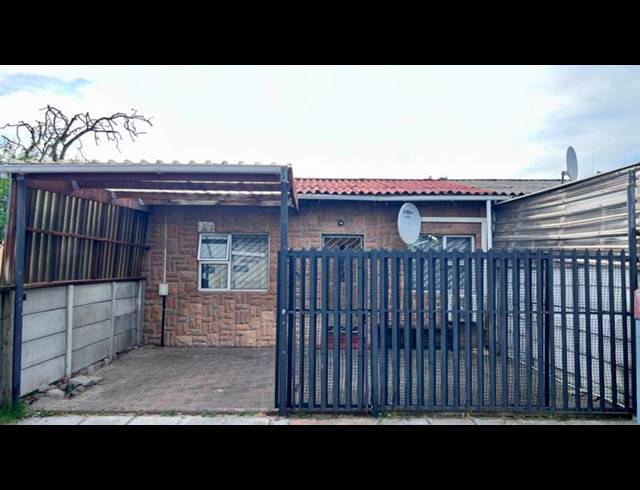 2 BEDROOM HOUSE FOR SALE IN SILVERTOWN